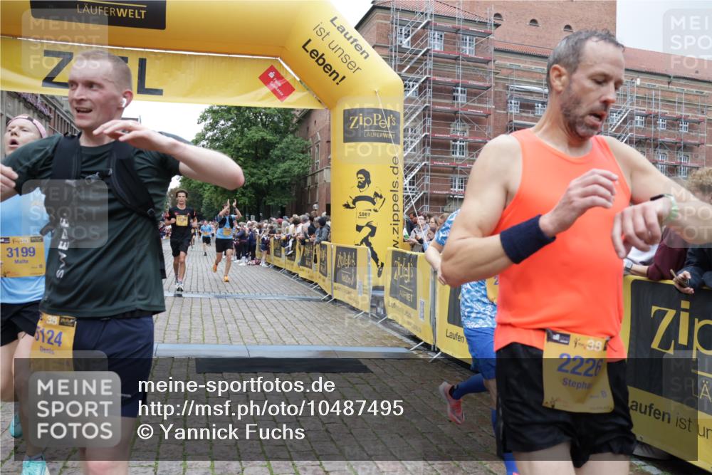 13.09.2026 - Kiel Lauf Yannick Fuchs http://msf.ph/oto/10487495 13.09.2026 10:28:39 Ziel 571, 760, 1558, 2072, 2606, 3825, 4356, 6421, 6673, 8426, 9704, 11701, 11789, 12308, 754, 2072, 2181, 2814, 3518, 4814, 6421, 7484, 10260, 10468, 10906, 11744, 12745, 369, 2673, 3756, 3951, 4054, 4410, 5213, 7096, 7361, 8581, 11278, 11786, 2226, 2303, 3199, 5124, 10906, 11744 meine-sportfotos.de