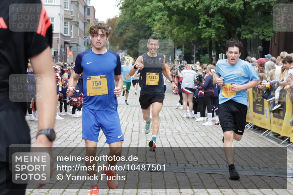 13.09.2026 - Kiel Lauf Yannick Fuchs http://msf.ph/oto/10487501 13.09.2026 10:28:43 Ziel 369, 571, 760, 1558, 2606, 3756, 4356, 7096, 7361, 8426, 9704, 11701, 11789, 12308, 754, 2072, 2181, 2606, 2814, 3518, 3825, 4814, 6421, 6673, 7484, 10260, 10468, 12745, 1514, 2152, 2673, 3951, 4054, 4410, 5213, 7426, 8581, 10163, 10539, 10547, 11278, 11786, 754, 2181, 2226, 2303, 2814, 3199, 4814, 10906, 11744 meine-sportfotos.de