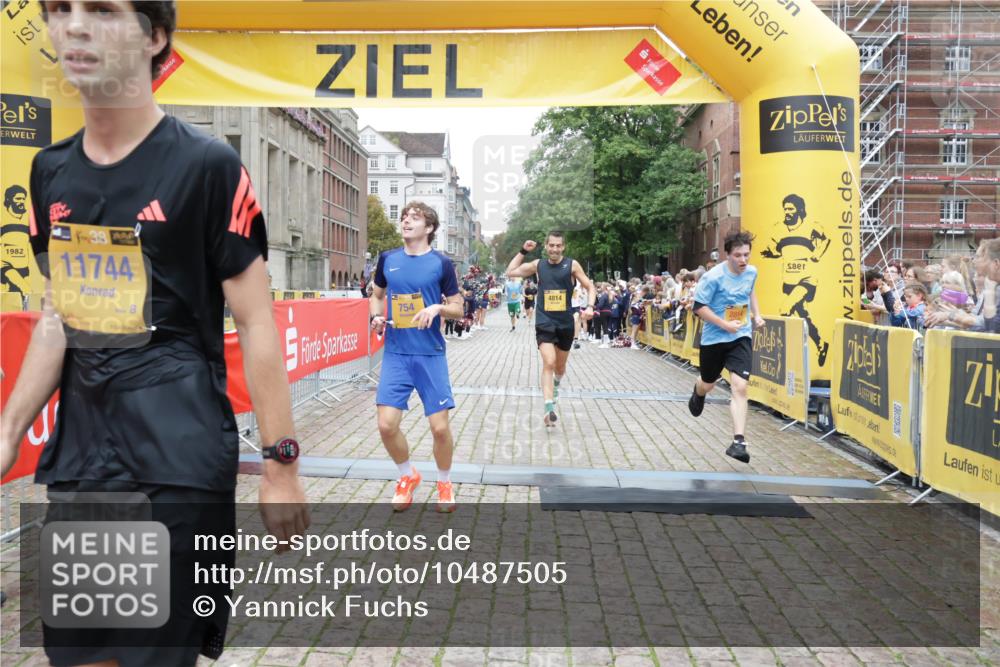 13.09.2026 - Kiel Lauf Yannick Fuchs http://msf.ph/oto/10487505 13.09.2026 10:28:44 Ziel 369, 571, 760, 1558, 3756, 4054, 4356, 7096, 7361, 8426, 9704, 11701, 11789, 12308, 571, 2072, 2181, 2606, 2814, 3518, 3825, 4814, 6421, 6673, 7484, 10260, 10468, 12745, 1514, 2152, 2673, 3951, 4410, 5213, 7426, 8581, 10163, 10539, 10547, 11278, 11786, 754, 2181, 2226, 2303, 2814, 3199, 4814, 10906, 11744 meine-sportfotos.de