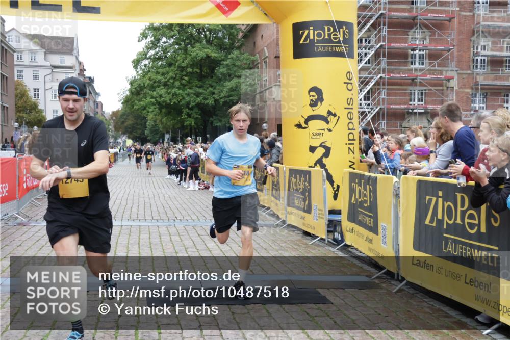 13.09.2026 - Kiel Lauf Yannick Fuchs http://msf.ph/oto/10487518 13.09.2026 10:28:52 Ziel 369, 760, 2673, 3756, 4054, 5213, 7096, 7361, 8581, 9704, 11278, 11701, 11786, 12308, 571, 760, 1558, 2072, 2606, 3825, 4356, 6421, 6673, 7484, 8426, 10260, 11701, 11789, 1514, 1716, 2152, 3370, 3926, 3951, 4190, 4410, 4470, 7426, 8072, 10163, 10539, 10547, 12125, 2181, 3518, 10468, 12745 meine-sportfotos.de