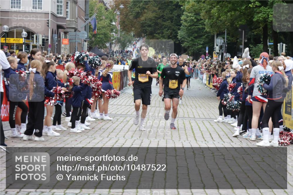 13.09.2026 - Kiel Lauf Yannick Fuchs http://msf.ph/oto/10487522 13.09.2026 10:28:55 Ziel 369, 2673, 3756, 3951, 4054, 4410, 5213, 7096, 7361, 8581, 11278, 11786, 571, 760, 1558, 2072, 2606, 3825, 4356, 6421, 6673, 7484, 8426, 9704, 10260, 11701, 11789, 12308, 296, 494, 1514, 1716, 1891, 2152, 3370, 3926, 4190, 4470, 5584, 7426, 8072, 10163, 10539, 10547, 11855, 12125, 3518, 10260, 10468, 12745 meine-sportfotos.de
