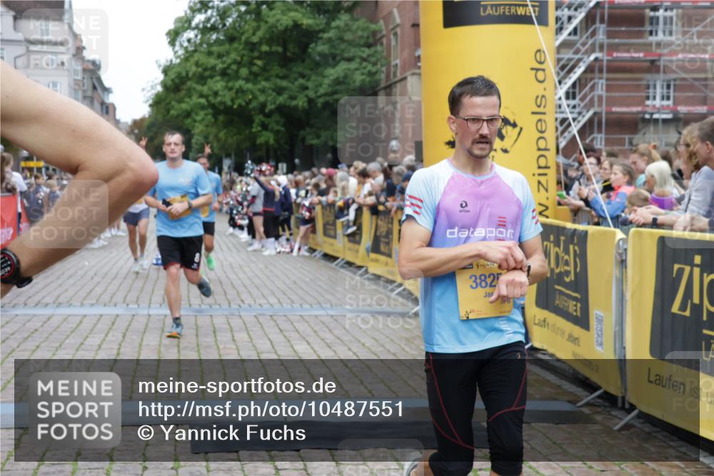 13.09.2026 - Kiel Lauf Yannick Fuchs http://msf.ph/oto/10487551 13.09.2026 10:29:08 Ziel 494, 1514, 1716, 1891, 2152, 3370, 3926, 3951, 4190, 4410, 4470, 5584, 7426, 8072, 10163, 10539, 10547, 11855, 12125, 369, 571, 760, 1558, 2606, 2673, 3756, 4054, 4356, 5213, 7096, 7361, 8426, 8581, 9704, 11278, 11701, 11786, 11789, 12308, 296, 408, 1828, 4744, 5143, 9984, 10233, 10358, 10630, 11222, 11462, 11594, 12332, 571, 1558, 2072, 2606, 3825, 6421, 6673, 8426, 11789 meine-sportfotos.de