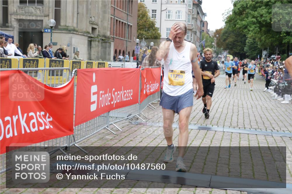 13.09.2026 - Kiel Lauf Yannick Fuchs http://msf.ph/oto/10487560 13.09.2026 10:29:12 Ziel 296, 494, 1514, 1716, 1891, 2152, 3370, 3926, 4190, 4470, 5584, 7426, 8072, 11855, 12125, 369, 760, 2673, 3756, 3951, 4054, 4356, 4410, 5213, 7096, 7361, 8581, 9704, 10163, 10539, 10547, 11278, 11701, 11786, 12308, 408, 878, 1828, 4744, 5143, 9984, 10233, 10358, 10630, 11222, 11462, 11594, 12332, 571, 1558, 2606, 3825, 4356, 6673, 8426, 11789 meine-sportfotos.de