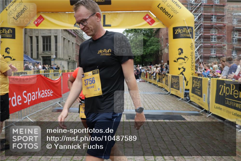 13.09.2026 - Kiel Lauf Yannick Fuchs http://msf.ph/oto/10487589 13.09.2026 10:29:25 Ziel 408, 1828, 4744, 5143, 9984, 10233, 10358, 10630, 11222, 11462, 11594, 12332, 296, 494, 1514, 1716, 1891, 2152, 2673, 3370, 3926, 3951, 4190, 4410, 4470, 5213, 5584, 7426, 8072, 8581, 10163, 10539, 10547, 11278, 11786, 11855, 12125, 259, 878, 3177, 4336, 6126, 6169, 10624, 12093, 12119, 12290, 12591, 12675, 369, 3756, 4054, 7096, 7361, 9704, 11786, 12308 meine-sportfotos.de