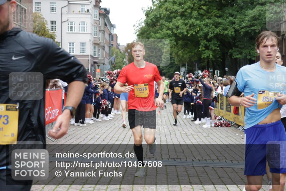 13.09.2026 - Kiel Lauf Yannick Fuchs http://msf.ph/oto/10487608 13.09.2026 10:29:31 Ziel 408, 878, 3177, 4336, 4744, 5143, 9984, 10233, 10624, 11222, 11462, 11594, 12093, 12332, 12675, 296, 494, 1514, 1716, 1828, 1891, 2152, 3370, 3926, 3951, 4190, 4410, 4470, 5213, 5584, 7426, 8072, 10163, 10358, 10539, 10547, 10630, 11278, 11855, 12125, 12332, 259, 5624, 6126, 6169, 8140, 12119, 12290, 12591, 2673, 3951, 4054, 4410, 5213, 8581, 11278, 11786 meine-sportfotos.de