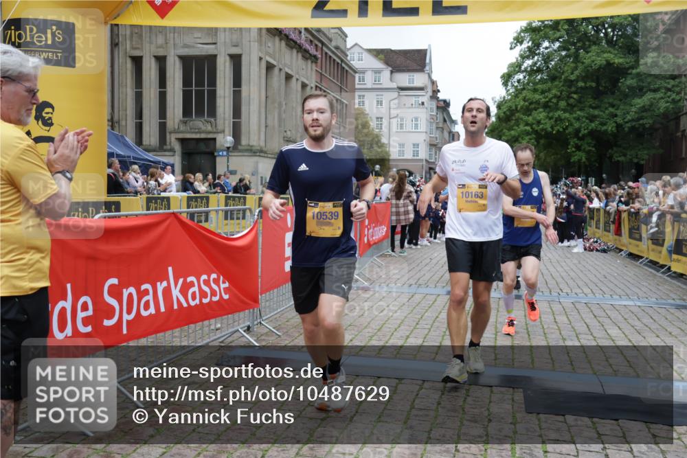 13.09.2026 - Kiel Lauf Yannick Fuchs http://msf.ph/oto/10487629 13.09.2026 10:29:37 Ziel 259, 878, 3177, 4336, 6126, 10233, 10624, 12093, 12119, 12290, 12675, 296, 408, 494, 1514, 1716, 1828, 1891, 2152, 3370, 3926, 4190, 4470, 4744, 5143, 5584, 7426, 8072, 9984, 10233, 10358, 10630, 11222, 11462, 11594, 11855, 12125, 12332, 5624, 6169, 8140, 10476, 12591, 12737, 1514, 2152, 3370, 3951, 4410, 5213, 7426, 8581, 10163, 10539, 10547, 11278 meine-sportfotos.de