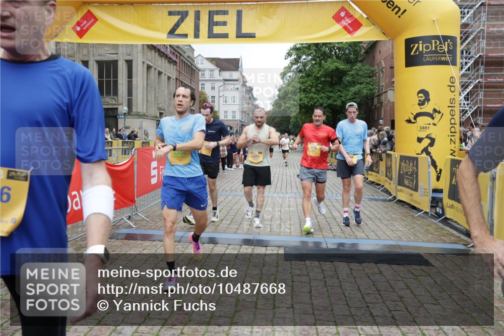 13.09.2026 - Kiel Lauf Yannick Fuchs http://msf.ph/oto/10487668 13.09.2026 10:29:49 Ziel 5624, 6126, 6169, 8140, 10476, 12119, 12290, 12591, 259, 296, 408, 878, 1828, 3177, 4336, 4744, 5143, 9984, 10233, 10358, 10624, 10630, 11222, 11462, 11594, 12093, 12332, 12675, 3826, 5082, 5575, 5864, 7152, 8582, 9584, 12737, 296, 494, 1716, 1891, 3926, 4190, 4470, 5584, 8072, 11855 meine-sportfotos.de