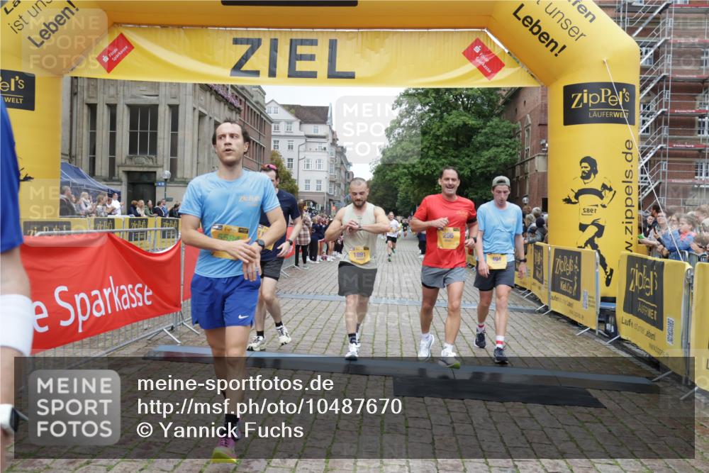 13.09.2026 - Kiel Lauf Yannick Fuchs http://msf.ph/oto/10487670 13.09.2026 10:29:49 Ziel 5624, 6126, 6169, 8140, 10476, 12119, 12290, 12591, 259, 296, 408, 878, 1828, 3177, 4336, 4744, 5143, 9984, 10233, 10358, 10624, 10630, 11222, 11462, 11594, 12093, 12332, 12675, 3826, 5082, 5575, 5864, 7152, 8582, 9584, 12737, 296, 494, 1716, 1891, 3926, 4190, 4470, 5584, 8072, 11855 meine-sportfotos.de