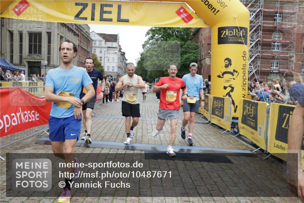 13.09.2026 - Kiel Lauf Yannick Fuchs http://msf.ph/oto/10487671 13.09.2026 10:29:50 Ziel 5624, 6126, 6169, 8140, 10476, 12119, 12290, 12591, 259, 408, 878, 1828, 3177, 4336, 4744, 5143, 9984, 10233, 10358, 10624, 10630, 11222, 11462, 11594, 12093, 12332, 12675, 563, 3826, 5082, 5575, 5864, 7152, 8582, 9584, 12737, 296, 494, 1828, 1891, 3926, 4470, 5584, 8072, 10358, 11855 meine-sportfotos.de