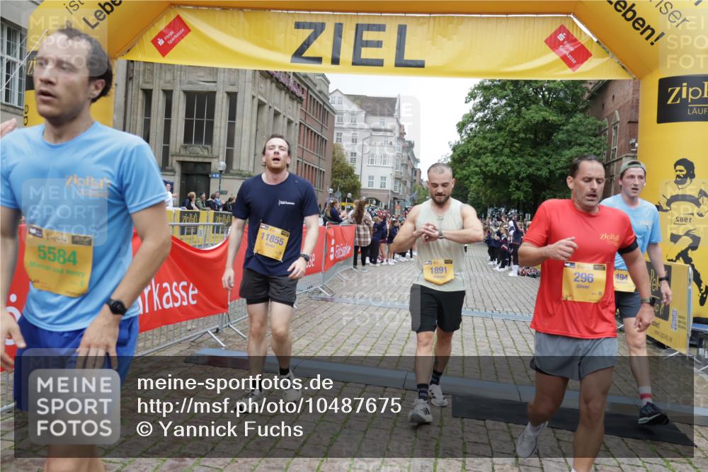 13.09.2026 - Kiel Lauf Yannick Fuchs http://msf.ph/oto/10487675 13.09.2026 10:29:50 Ziel 5624, 6126, 6169, 8140, 10476, 12119, 12290, 12591, 259, 408, 878, 1828, 3177, 4336, 4744, 5143, 9984, 10233, 10358, 10624, 10630, 11222, 11462, 11594, 12093, 12332, 12675, 563, 3826, 5082, 5575, 5864, 7152, 8582, 9584, 12737, 296, 494, 1828, 1891, 3926, 4470, 5584, 8072, 10358, 11855 meine-sportfotos.de