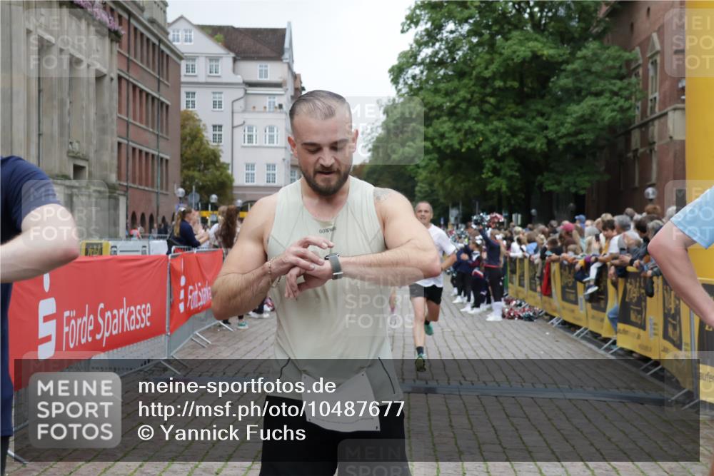 13.09.2026 - Kiel Lauf Yannick Fuchs http://msf.ph/oto/10487677 13.09.2026 10:29:52 Ziel 5624, 6169, 8140, 10476, 12290, 12591, 12737, 259, 408, 878, 1828, 3177, 4336, 4744, 5143, 6126, 9984, 10233, 10358, 10624, 10630, 11222, 11462, 11594, 12093, 12119, 12290, 12332, 12675, 563, 3826, 5082, 5575, 5864, 7152, 7818, 8582, 9584, 296, 494, 1828, 1891, 3926, 5584, 10358, 10630, 11855 meine-sportfotos.de
