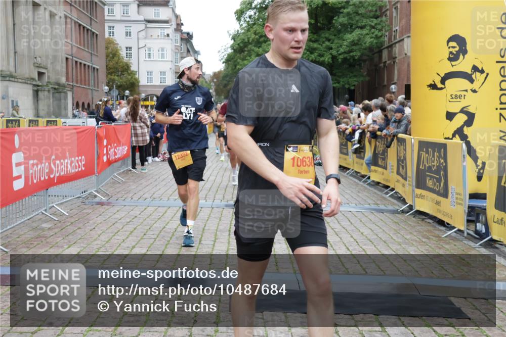 13.09.2026 - Kiel Lauf Yannick Fuchs http://msf.ph/oto/10487684 13.09.2026 10:29:57 Ziel 5864, 8140, 9584, 10476, 12737, 259, 408, 878, 3177, 4336, 4744, 5143, 5624, 6126, 6169, 9984, 10233, 10624, 11222, 11462, 11594, 12093, 12119, 12290, 12591, 12675, 556, 563, 3826, 4837, 5082, 5575, 7152, 7691, 7818, 8582, 9644, 9669, 10019, 408, 1828, 4744, 5143, 10358, 10630, 11594, 12332 meine-sportfotos.de