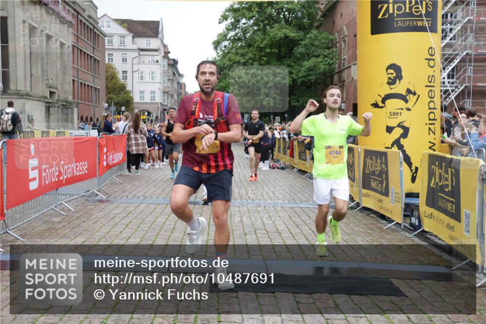 13.09.2026 - Kiel Lauf Yannick Fuchs http://msf.ph/oto/10487691 13.09.2026 10:29:59 Ziel 3826, 5864, 8140, 9584, 10476, 12737, 259, 878, 3177, 4336, 5143, 5624, 6126, 6169, 8140, 9984, 10233, 10624, 11222, 11462, 11594, 12093, 12119, 12290, 12591, 12675, 556, 563, 4471, 4477, 4837, 5082, 5575, 7152, 7691, 7818, 8582, 9644, 9669, 10019, 10129, 11781, 12491, 408, 1828, 4744, 5143, 9984, 10233, 10358, 10630, 11222, 11462, 11594, 12332 meine-sportfotos.de