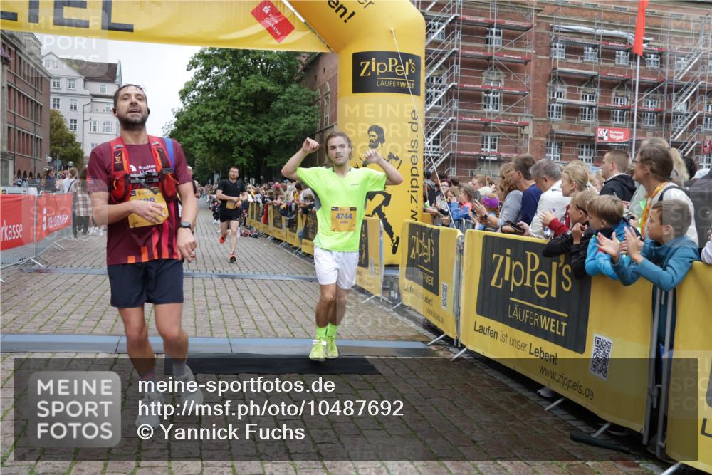 13.09.2026 - Kiel Lauf Yannick Fuchs http://msf.ph/oto/10487692 13.09.2026 10:29:59 Ziel 3826, 5864, 8140, 9584, 10476, 12737, 259, 878, 3177, 4336, 5143, 5624, 6126, 6169, 8140, 9984, 10233, 10624, 11222, 11462, 11594, 12093, 12119, 12290, 12591, 12675, 556, 563, 4471, 4477, 4837, 5082, 5575, 7152, 7691, 7818, 8582, 9644, 9669, 10019, 10129, 11781, 12491, 408, 1828, 4744, 5143, 9984, 10233, 10358, 10630, 11222, 11462, 11594, 12332 meine-sportfotos.de