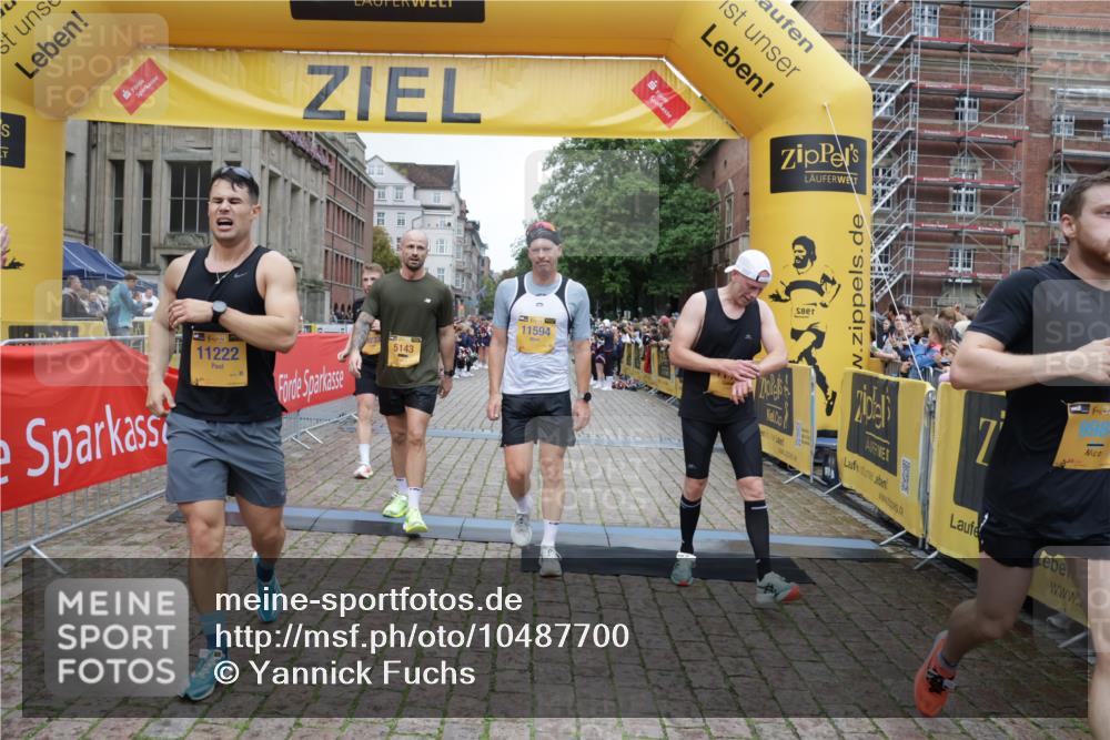 13.09.2026 - Kiel Lauf Yannick Fuchs http://msf.ph/oto/10487700 13.09.2026 10:30:03 Ziel 3826, 5082, 5575, 5864, 8582, 9584, 10476, 12737, 259, 878, 3177, 4336, 5624, 6126, 6169, 8140, 10624, 12093, 12119, 12290, 12591, 12675, 556, 563, 2762, 4438, 4471, 4477, 4837, 7152, 7691, 7818, 9644, 9669, 10019, 10129, 11781, 12491, 408, 4744, 5143, 9984, 10233, 11222, 11462, 11594, 12332 meine-sportfotos.de