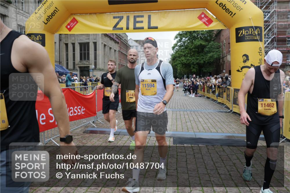 13.09.2026 - Kiel Lauf Yannick Fuchs http://msf.ph/oto/10487704 13.09.2026 10:30:04 Ziel 3826, 5082, 5575, 5864, 7152, 8582, 9584, 10476, 12737, 259, 878, 3177, 4336, 5624, 6126, 6169, 8140, 10476, 10624, 12093, 12119, 12290, 12591, 12675, 556, 563, 1454, 2762, 4438, 4471, 4477, 4837, 5384, 7691, 7818, 9644, 9669, 10019, 10129, 11781, 12491, 408, 878, 4744, 5143, 9984, 10233, 11222, 11462, 11594 meine-sportfotos.de