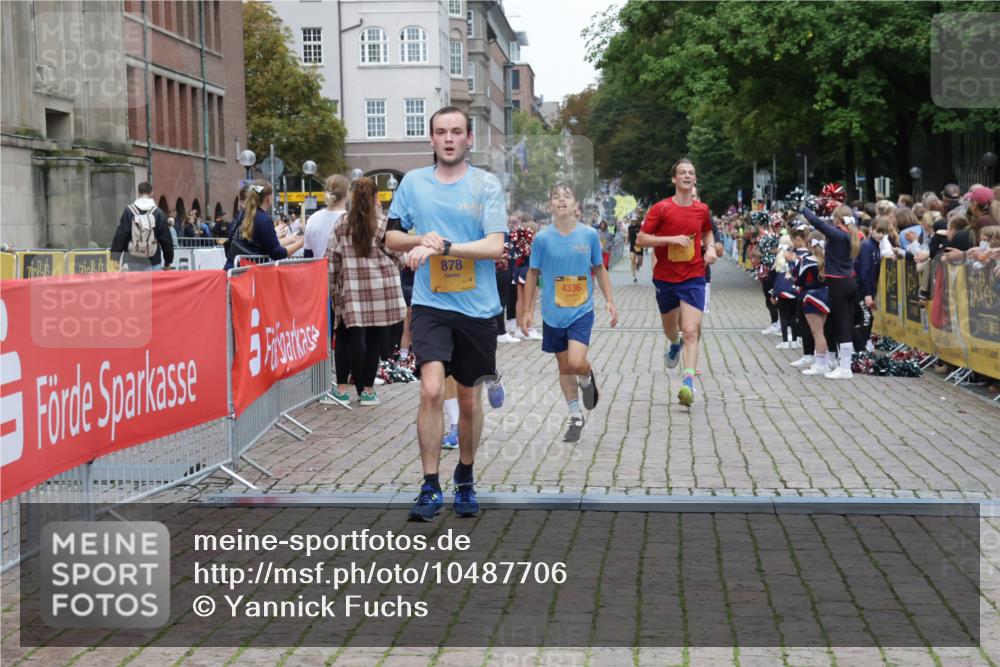 13.09.2026 - Kiel Lauf Yannick Fuchs http://msf.ph/oto/10487706 13.09.2026 10:30:07 Ziel 563, 3826, 5082, 5575, 5864, 7152, 7818, 8582, 9584, 12737, 259, 878, 3177, 4336, 5624, 6126, 6169, 8140, 10476, 10624, 12093, 12119, 12290, 12591, 12675, 12737, 556, 1454, 1734, 2762, 4438, 4471, 4477, 4837, 5384, 7691, 7844, 8122, 9644, 9669, 10019, 10129, 11781, 12491, 878, 3177, 4336, 5143, 9984, 10233, 10624, 11222, 11462, 11594, 12093, 12675 meine-sportfotos.de