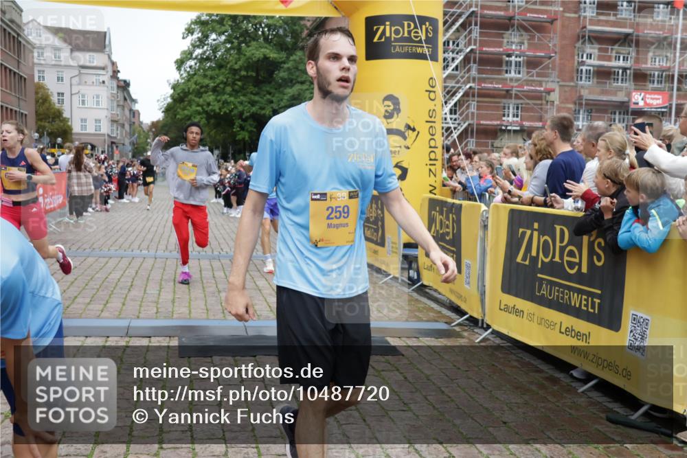 13.09.2026 - Kiel Lauf Yannick Fuchs http://msf.ph/oto/10487720 13.09.2026 10:30:16 Ziel 556, 563, 2762, 4471, 4477, 4837, 5082, 7152, 7691, 7818, 8582, 9644, 9669, 10019, 10129, 11781, 12491, 3826, 5575, 5624, 5864, 6126, 6169, 8140, 9584, 10476, 12119, 12290, 12591, 12737, 314, 457, 629, 1203, 1454, 1734, 2149, 2379, 2441, 2756, 4287, 4438, 5384, 5592, 5967, 7703, 7844, 8122, 9060, 259, 3177, 6126, 10624, 12119, 12290, 12675 meine-sportfotos.de