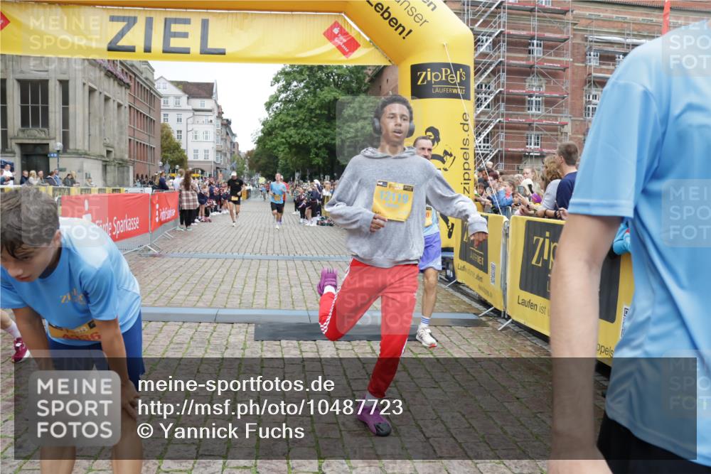 13.09.2026 - Kiel Lauf Yannick Fuchs http://msf.ph/oto/10487723 13.09.2026 10:30:17 Ziel 556, 563, 2762, 4471, 4477, 4837, 5082, 7152, 7691, 7818, 8582, 9644, 9669, 10019, 10129, 11781, 12491, 3826, 5082, 5575, 5624, 5864, 6169, 8140, 9584, 10476, 12290, 12591, 12737, 314, 457, 629, 1203, 1454, 1734, 2149, 2379, 2441, 2756, 4287, 4438, 5384, 5592, 5745, 5967, 7703, 7844, 8122, 9060, 10368, 11237, 259, 6126, 6169, 10624, 12119, 12290, 12591, 12675 meine-sportfotos.de