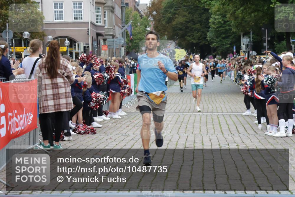 13.09.2026 - Kiel Lauf Yannick Fuchs http://msf.ph/oto/10487735 13.09.2026 10:30:28 Ziel 314, 629, 1203, 1454, 1734, 2149, 2756, 2762, 4438, 4471, 4477, 5384, 5967, 7703, 7844, 8122, 10129, 11781, 12491, 556, 563, 3826, 4837, 5082, 5575, 5864, 7152, 7691, 7818, 8582, 9584, 9644, 9669, 10019, 10476, 12737, 457, 2379, 2441, 4287, 5268, 5592, 5745, 6291, 8862, 9060, 9866, 9868, 10368, 11237, 5624, 8140, 10476 meine-sportfotos.de