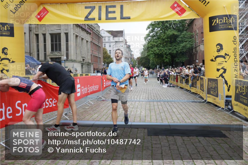 13.09.2026 - Kiel Lauf Yannick Fuchs http://msf.ph/oto/10487742 13.09.2026 10:30:30 Ziel 314, 629, 1203, 1454, 1734, 2149, 2379, 2441, 2756, 2762, 4287, 4438, 5384, 5967, 7703, 7844, 8122, 9060, 556, 563, 3826, 4471, 4477, 4837, 5082, 5575, 5864, 7152, 7691, 7818, 8582, 9584, 9644, 9669, 10019, 10129, 11781, 12491, 12737, 457, 1726, 5268, 5592, 5745, 6291, 8862, 9866, 9868, 10368, 11237, 12566, 8140, 9584, 10476, 12737 meine-sportfotos.de
