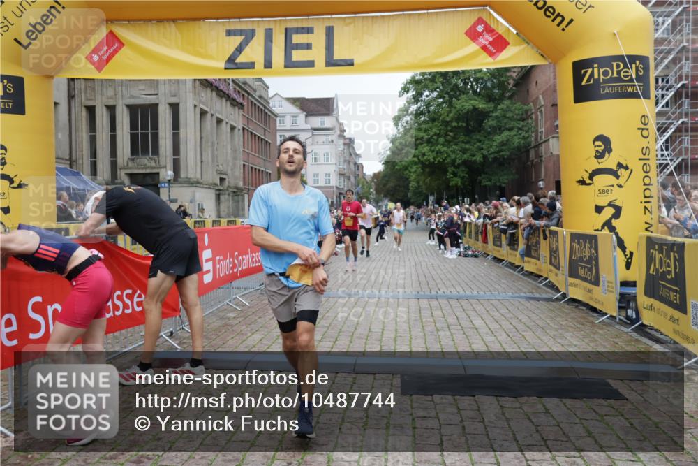 13.09.2026 - Kiel Lauf Yannick Fuchs http://msf.ph/oto/10487744 13.09.2026 10:30:30 Ziel 314, 629, 1203, 1454, 1734, 2149, 2379, 2441, 2756, 2762, 4287, 4438, 5384, 5967, 7703, 7844, 8122, 9060, 556, 563, 3826, 4471, 4477, 4837, 5082, 5575, 5864, 7152, 7691, 7818, 8582, 9584, 9644, 9669, 10019, 10129, 11781, 12491, 12737, 457, 1726, 5268, 5592, 5745, 6291, 8862, 9866, 9868, 10368, 11237, 12566, 8140, 9584, 10476, 12737 meine-sportfotos.de