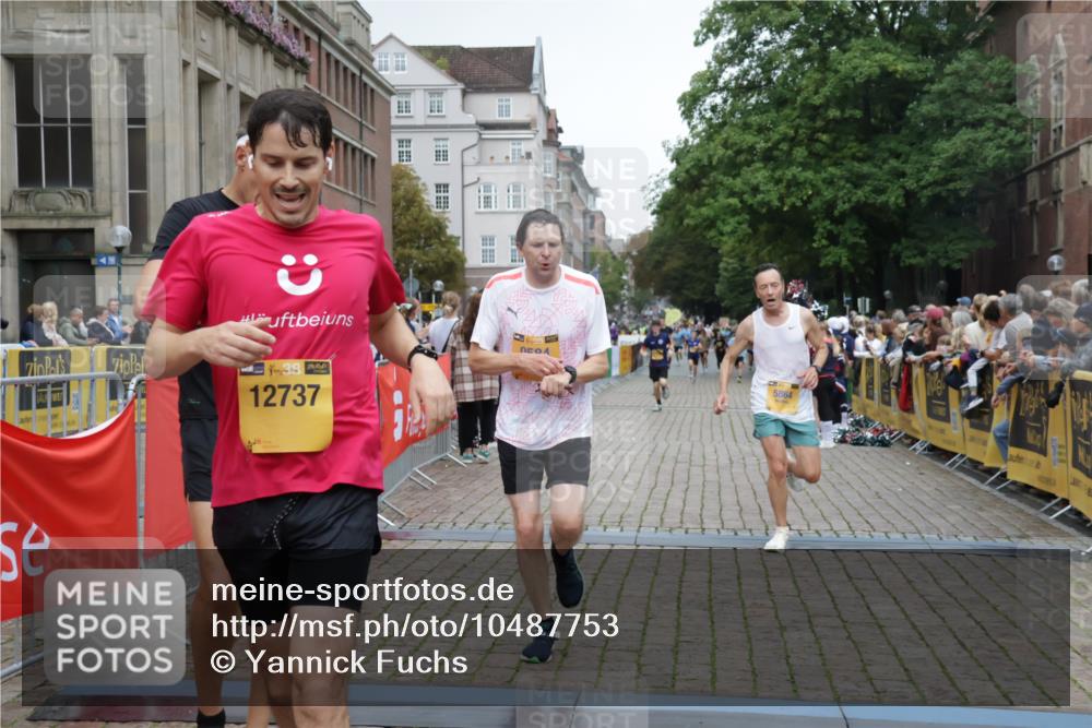 13.09.2026 - Kiel Lauf Yannick Fuchs http://msf.ph/oto/10487753 13.09.2026 10:30:34 Ziel 314, 457, 629, 1203, 1454, 1734, 2149, 2379, 2441, 2756, 4287, 5384, 5592, 5745, 5967, 7703, 7844, 8122, 9060, 10368, 11237, 556, 563, 1454, 2762, 3826, 4438, 4471, 4477, 4837, 5082, 5384, 5575, 5864, 7152, 7691, 7818, 8582, 9644, 9669, 10019, 10129, 11781, 12491, 1574, 1726, 5268, 6291, 8862, 9866, 9868, 10543, 12566, 5864, 9584, 10476, 12737 meine-sportfotos.de