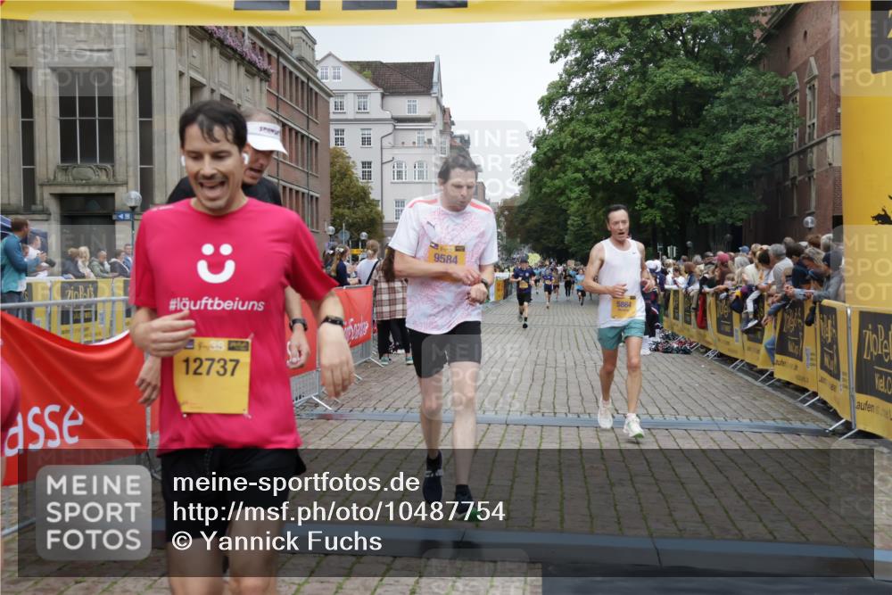 13.09.2026 - Kiel Lauf Yannick Fuchs http://msf.ph/oto/10487754 13.09.2026 10:30:34 Ziel 314, 457, 629, 1203, 1454, 1734, 2149, 2379, 2441, 2756, 4287, 5384, 5592, 5745, 5967, 7703, 7844, 8122, 9060, 10368, 11237, 556, 563, 1454, 2762, 3826, 4438, 4471, 4477, 4837, 5082, 5384, 5575, 5864, 7152, 7691, 7818, 8582, 9644, 9669, 10019, 10129, 11781, 12491, 1574, 1726, 5268, 6291, 8862, 9866, 9868, 10543, 12566, 5864, 9584, 10476, 12737 meine-sportfotos.de