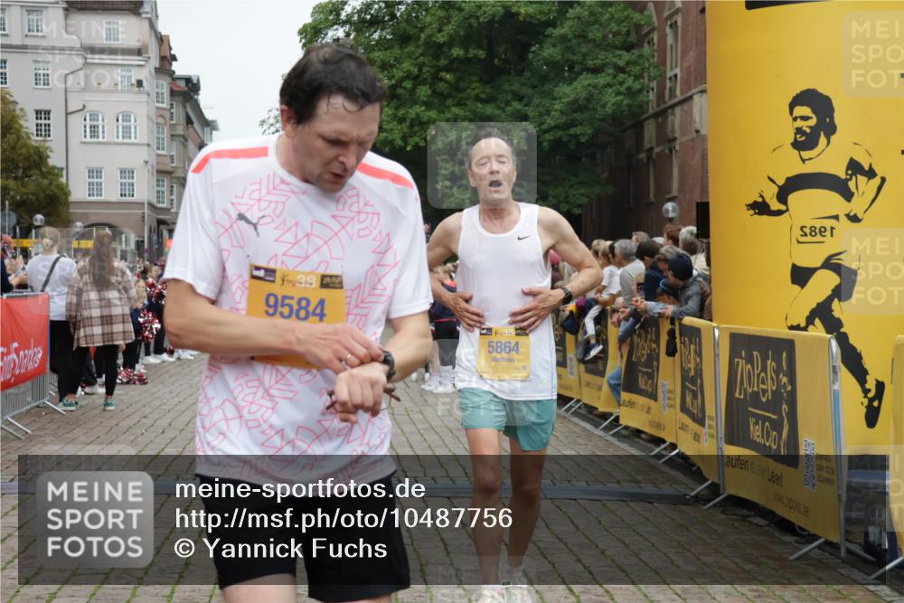 13.09.2026 - Kiel Lauf Yannick Fuchs http://msf.ph/oto/10487756 13.09.2026 10:30:35 Ziel 314, 457, 629, 1203, 1734, 2149, 2379, 2441, 2756, 4287, 5592, 5745, 5967, 7703, 7844, 8122, 9060, 10368, 11237, 556, 563, 1454, 2762, 3826, 4438, 4471, 4477, 4837, 5082, 5384, 5575, 7152, 7691, 7818, 8582, 9644, 9669, 10019, 10129, 11781, 12491, 1574, 1726, 5268, 6291, 8862, 9866, 9868, 10543, 12566, 3826, 5864, 9584, 10476, 12737 meine-sportfotos.de