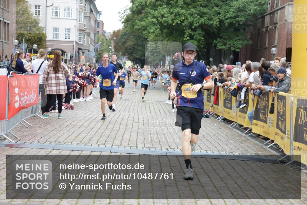 13.09.2026 - Kiel Lauf Yannick Fuchs http://msf.ph/oto/10487761 13.09.2026 10:30:38 Ziel 314, 457, 629, 1203, 2149, 2379, 2441, 2756, 4287, 5592, 5745, 5967, 6291, 7703, 8862, 9060, 10368, 11237, 556, 563, 1203, 1454, 1734, 2762, 3826, 4438, 4471, 4477, 4837, 5082, 5384, 5575, 7152, 7691, 7818, 7844, 8122, 8582, 9644, 9669, 10019, 10129, 11781, 12491, 1574, 1726, 3298, 4933, 5268, 6450, 9866, 9868, 10543, 12566, 3826, 5575, 5864, 9584, 12737 meine-sportfotos.de