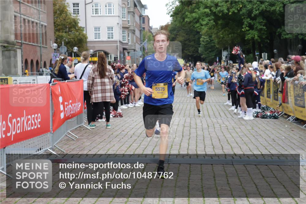 13.09.2026 - Kiel Lauf Yannick Fuchs http://msf.ph/oto/10487762 13.09.2026 10:30:40 Ziel 314, 457, 2149, 2379, 2441, 2756, 4287, 5268, 5592, 5745, 6291, 7703, 8862, 9060, 10368, 11237, 556, 563, 629, 1203, 1454, 1734, 2762, 4438, 4471, 4477, 4837, 5082, 5384, 5575, 5967, 7152, 7691, 7818, 7844, 8122, 8582, 9644, 9669, 10019, 10129, 11781, 12491, 419, 1574, 1726, 3298, 4933, 6450, 9866, 9868, 9919, 10543, 11040, 12566, 3826, 5082, 5575, 5864, 8582, 9584 meine-sportfotos.de
