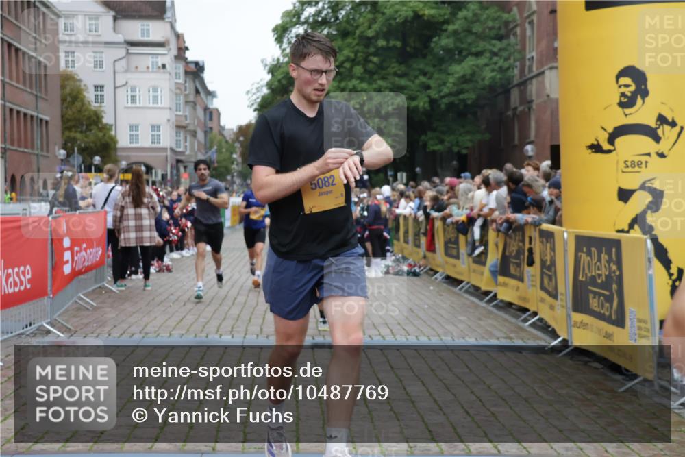 13.09.2026 - Kiel Lauf Yannick Fuchs http://msf.ph/oto/10487769 13.09.2026 10:30:42 Ziel 457, 2149, 2379, 2441, 4287, 5268, 5592, 5745, 6291, 7703, 8862, 9060, 9866, 9868, 10368, 11237, 314, 556, 563, 629, 1203, 1454, 1734, 2756, 2762, 4438, 4471, 4477, 4837, 5082, 5384, 5967, 7152, 7691, 7703, 7818, 7844, 8122, 8582, 9644, 9669, 10019, 10129, 11781, 12491, 419, 967, 1187, 1574, 1726, 3298, 4933, 6450, 9919, 10543, 11040, 11669, 12566, 563, 3826, 5082, 5575, 7152, 8582 meine-sportfotos.de