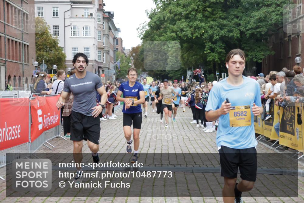 13.09.2026 - Kiel Lauf Yannick Fuchs http://msf.ph/oto/10487773 13.09.2026 10:30:44 Ziel 457, 2379, 2441, 4287, 5268, 5592, 5745, 6291, 8862, 9060, 9866, 9868, 10368, 11237, 12566, 314, 556, 563, 629, 1203, 1454, 1734, 2149, 2379, 2441, 2756, 2762, 4438, 4471, 4477, 4837, 5384, 5967, 7152, 7691, 7703, 7818, 7844, 8122, 9060, 9644, 9669, 10019, 10129, 11781, 12491, 419, 967, 1187, 1574, 1726, 3298, 4933, 6450, 9919, 10543, 11040, 11669, 563, 3826, 5082, 5575, 7152, 7818, 8582 meine-sportfotos.de