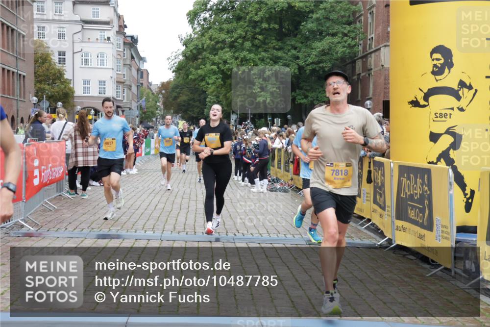 13.09.2026 - Kiel Lauf Yannick Fuchs http://msf.ph/oto/10487785 13.09.2026 10:30:48 Ziel 1574, 1726, 5268, 6291, 8862, 9866, 9868, 10543, 12566, 314, 457, 556, 629, 1203, 1454, 1734, 2149, 2379, 2441, 2756, 2762, 4287, 4438, 4471, 4477, 4837, 5384, 5592, 5745, 5967, 7691, 7703, 7844, 8122, 9060, 9644, 9669, 10019, 10129, 10368, 11237, 11781, 12491, 419, 967, 1187, 3298, 4933, 5612, 6450, 9919, 11040, 11669, 556, 563, 4837, 5082, 7152, 7691, 7818, 8582, 9644, 9669 meine-sportfotos.de