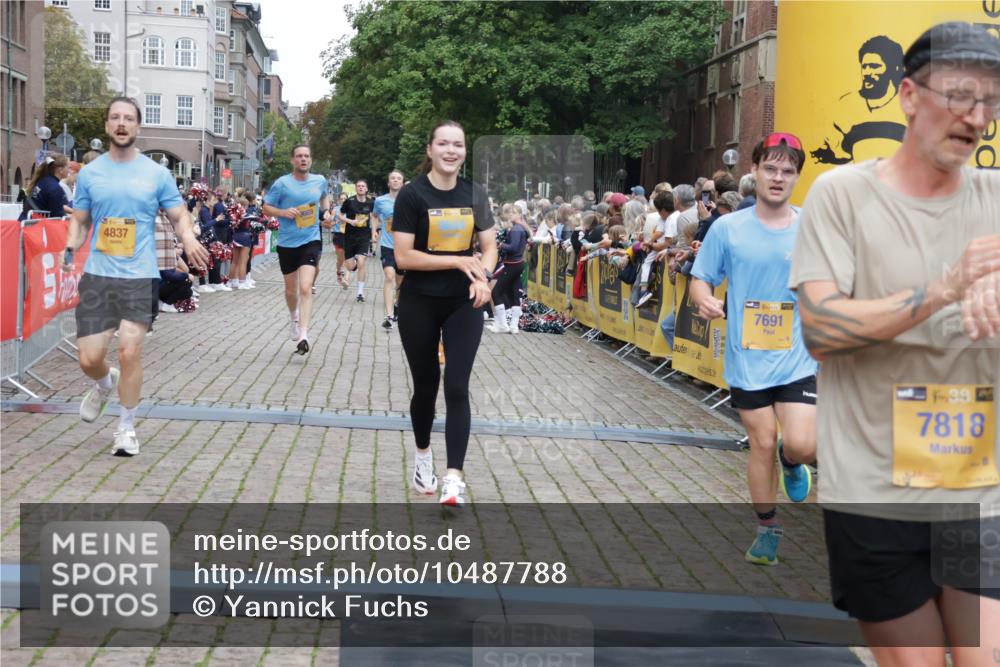 13.09.2026 - Kiel Lauf Yannick Fuchs http://msf.ph/oto/10487788 13.09.2026 10:30:49 Ziel 1574, 1726, 5268, 6291, 8862, 9866, 9868, 10543, 12566, 314, 457, 556, 629, 1203, 1454, 1734, 2149, 2379, 2441, 2756, 2762, 4287, 4438, 4471, 4477, 4837, 5384, 5592, 5745, 5967, 7691, 7703, 7844, 8122, 9060, 9644, 9669, 10019, 10129, 10368, 11237, 11781, 12491, 419, 967, 1187, 3298, 4933, 5612, 6450, 9919, 11040, 11669, 556, 563, 4837, 5082, 7152, 7691, 7818, 8582, 9644, 9669, 10019 meine-sportfotos.de