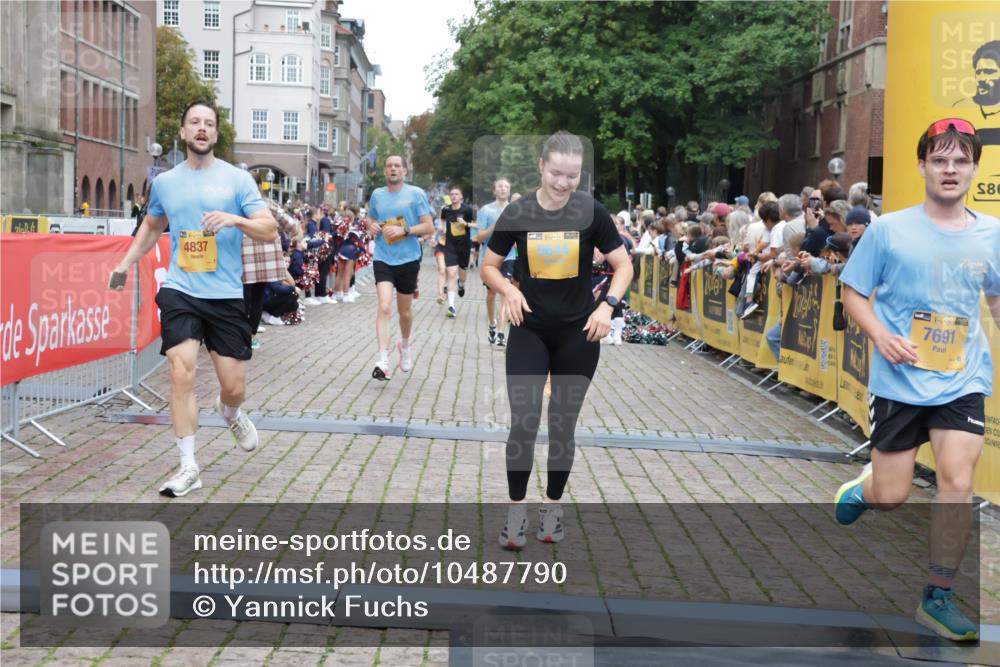 13.09.2026 - Kiel Lauf Yannick Fuchs http://msf.ph/oto/10487790 13.09.2026 10:30:49 Ziel 1574, 1726, 5268, 6291, 8862, 9866, 9868, 10543, 12566, 314, 457, 556, 629, 1203, 1454, 1734, 2149, 2379, 2441, 2756, 2762, 4287, 4438, 4471, 4477, 4837, 5384, 5592, 5745, 5967, 7691, 7703, 7844, 8122, 9060, 9644, 9669, 10019, 10129, 10368, 11237, 11781, 12491, 419, 967, 1187, 3298, 4933, 5612, 6450, 9919, 11040, 11669, 556, 563, 4837, 5082, 7152, 7691, 7818, 8582, 9644, 9669, 10019 meine-sportfotos.de