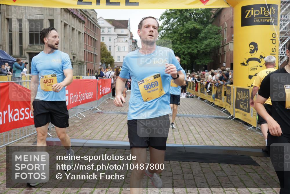 13.09.2026 - Kiel Lauf Yannick Fuchs http://msf.ph/oto/10487800 13.09.2026 10:30:52 Ziel 1574, 1726, 3298, 4933, 5268, 6450, 9866, 9868, 10543, 12566, 314, 457, 629, 1203, 1454, 1734, 2149, 2379, 2441, 2756, 2762, 4287, 4438, 4471, 4477, 5384, 5592, 5745, 5967, 6291, 7703, 7844, 8122, 8862, 9060, 10019, 10129, 10368, 11237, 11781, 12491, 419, 967, 1187, 2256, 4771, 5612, 7024, 7330, 9919, 11040, 11669, 556, 563, 4471, 4477, 4837, 7691, 7818, 9644, 9669, 10019, 10129, 11781, 12491 meine-sportfotos.de