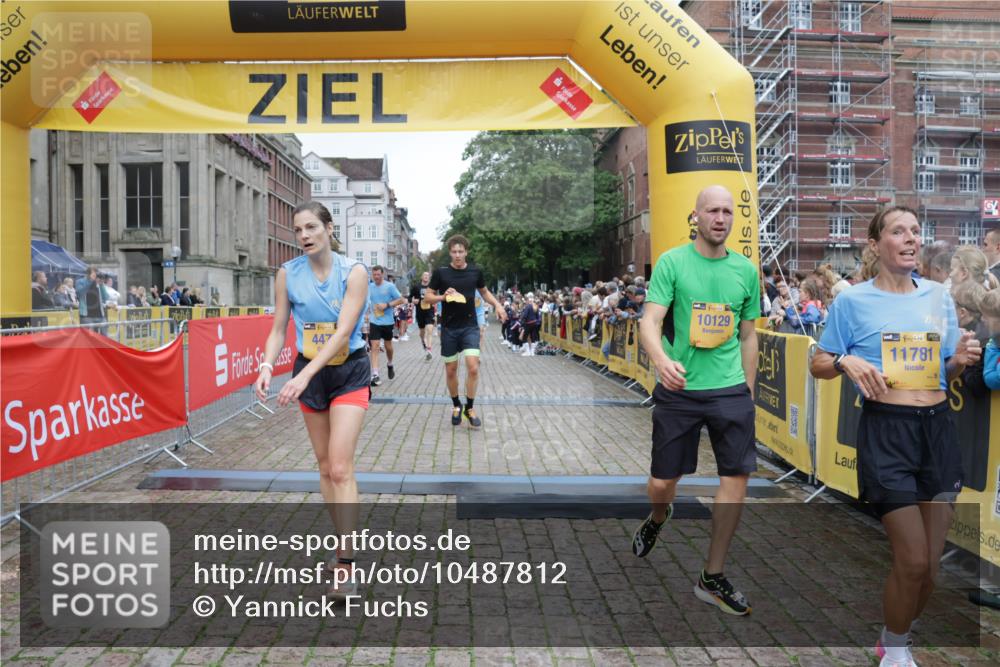 13.09.2026 - Kiel Lauf Yannick Fuchs http://msf.ph/oto/10487812 13.09.2026 10:30:56 Ziel 419, 1187, 1574, 1726, 3298, 4933, 6450, 9866, 9868, 9919, 10543, 11040, 11669, 12566, 314, 457, 629, 1203, 1454, 1734, 2149, 2379, 2441, 2756, 2762, 4287, 4438, 5268, 5384, 5592, 5745, 5967, 6291, 7703, 7844, 8122, 8862, 9060, 10368, 11237, 227, 967, 1834, 2256, 4771, 5035, 5251, 5612, 7024, 7330, 10780, 556, 1454, 2762, 4438, 4471, 4477, 4837, 5384, 7691, 9644, 9669, 10019, 10129, 11781, 12491 meine-sportfotos.de