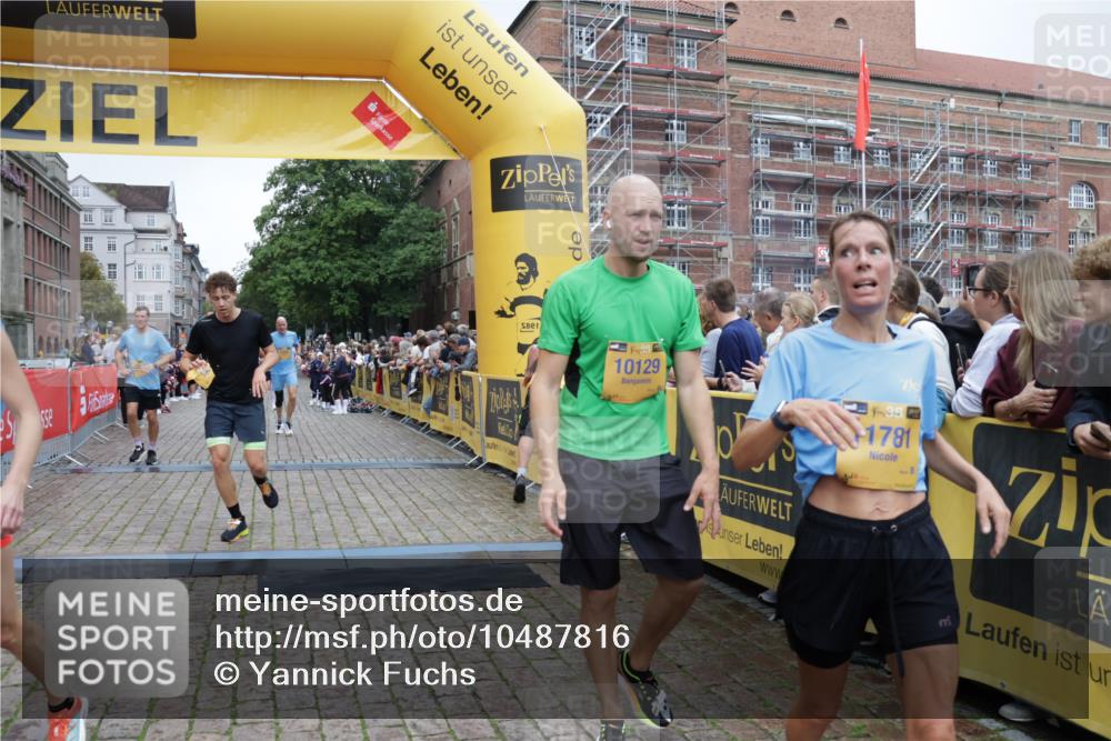 13.09.2026 - Kiel Lauf Yannick Fuchs http://msf.ph/oto/10487816 13.09.2026 10:30:57 Ziel 419, 967, 1187, 1574, 1726, 3298, 4933, 6450, 9866, 9868, 9919, 10543, 11040, 11669, 12566, 314, 457, 629, 1203, 1454, 1734, 2149, 2379, 2441, 2756, 4287, 4438, 5268, 5384, 5592, 5745, 5967, 6291, 7703, 7844, 8122, 8862, 9060, 9866, 9868, 10368, 11237, 227, 1834, 2256, 4771, 5035, 5251, 5612, 7024, 7330, 10780, 556, 1454, 2762, 4438, 4471, 4477, 5384, 9669, 10019, 10129, 11781, 12491 meine-sportfotos.de