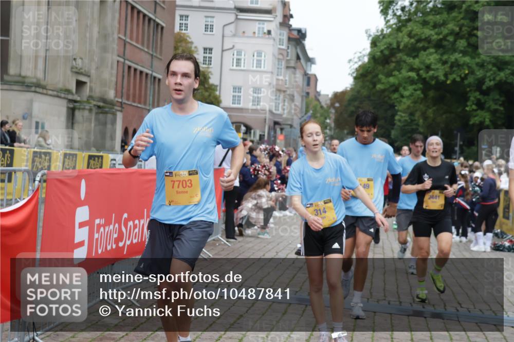 13.09.2026 - Kiel Lauf Yannick Fuchs http://msf.ph/oto/10487841 13.09.2026 10:31:07 Ziel 419, 967, 1187, 2256, 4771, 5612, 7024, 7330, 9919, 11040, 11669, 457, 1574, 1726, 2149, 2379, 2441, 3298, 4287, 4933, 5268, 5592, 5745, 6291, 6450, 7703, 8862, 9060, 9866, 9868, 10368, 10543, 11237, 12566, 227, 1834, 3231, 3727, 4446, 5035, 5251, 5813, 7335, 7402, 7834, 7863, 8496, 10780, 11329, 314, 629, 1203, 1734, 2149, 2379, 2441, 2756, 4287, 5967, 7703, 7844, 8122, 9060 meine-sportfotos.de