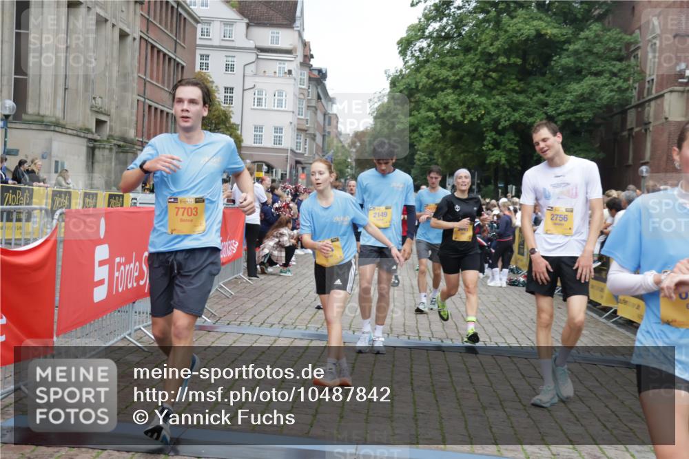 13.09.2026 - Kiel Lauf Yannick Fuchs http://msf.ph/oto/10487842 13.09.2026 10:31:08 Ziel 419, 967, 1187, 1834, 2256, 4771, 5612, 7024, 7330, 9919, 11040, 11669, 457, 1574, 1726, 2149, 2379, 2441, 3298, 4287, 4933, 5268, 5592, 5745, 6291, 6450, 8862, 9060, 9866, 9868, 10368, 10543, 11237, 12566, 227, 3231, 3727, 4446, 5035, 5251, 5813, 7335, 7402, 7834, 7863, 8496, 10780, 11329, 314, 457, 629, 1203, 1734, 2149, 2379, 2441, 2756, 4287, 5592, 5967, 7703, 7844, 8122, 9060 meine-sportfotos.de