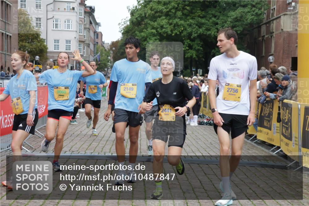13.09.2026 - Kiel Lauf Yannick Fuchs http://msf.ph/oto/10487847 13.09.2026 10:31:09 Ziel 419, 967, 1187, 1834, 2256, 4771, 5035, 5612, 7024, 7330, 9919, 11040, 11669, 457, 1574, 1726, 2379, 2441, 3298, 4287, 4933, 5268, 5592, 5745, 6291, 6450, 8862, 9060, 9866, 9868, 9919, 10368, 10543, 11237, 12566, 227, 3231, 3727, 4446, 5251, 5813, 7335, 7402, 7834, 7863, 8496, 10780, 11329, 314, 457, 629, 1203, 2149, 2379, 2441, 2756, 4287, 5592, 5745, 5967, 7703, 7844, 9060, 10368, 11237 meine-sportfotos.de