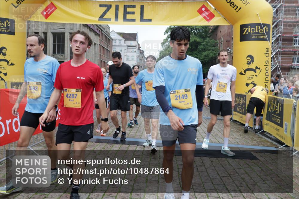 13.09.2026 - Kiel Lauf Yannick Fuchs http://msf.ph/oto/10487864 13.09.2026 10:31:13 Ziel 227, 1834, 2256, 4771, 5035, 5251, 5612, 7024, 7330, 10780, 419, 967, 1187, 1574, 1726, 3298, 4933, 5268, 6291, 6450, 8862, 9866, 9868, 9919, 10543, 11040, 11669, 12566, 866, 1196, 1300, 3231, 3727, 4446, 5813, 5991, 7335, 7402, 7834, 7863, 8496, 8645, 8761, 10489, 11329, 314, 457, 2149, 2379, 2441, 2756, 4287, 5592, 5745, 6291, 7703, 8862, 9060, 10368, 11237 meine-sportfotos.de