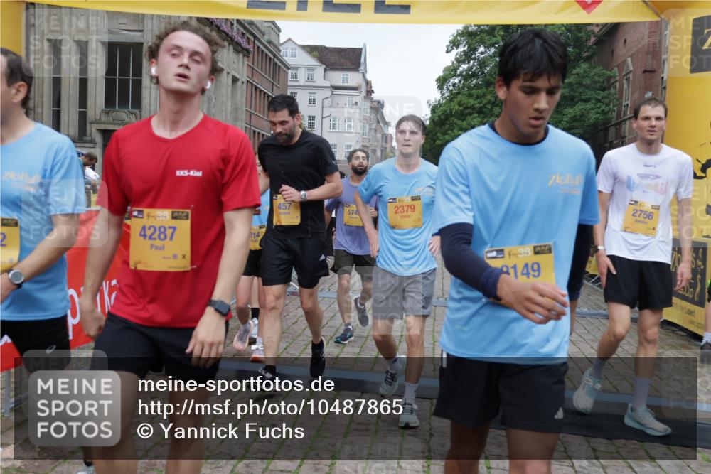 13.09.2026 - Kiel Lauf Yannick Fuchs http://msf.ph/oto/10487865 13.09.2026 10:31:13 Ziel 227, 1834, 2256, 4771, 5035, 5251, 5612, 7024, 7330, 10780, 419, 967, 1187, 1574, 1726, 3298, 4933, 5268, 6291, 6450, 8862, 9866, 9868, 9919, 10543, 11040, 11669, 12566, 866, 1196, 1300, 3231, 3727, 4446, 5813, 5991, 7335, 7402, 7834, 7863, 8496, 8645, 8761, 10489, 11329, 314, 457, 2149, 2379, 2441, 2756, 4287, 5592, 5745, 6291, 7703, 8862, 9060, 10368, 11237 meine-sportfotos.de
