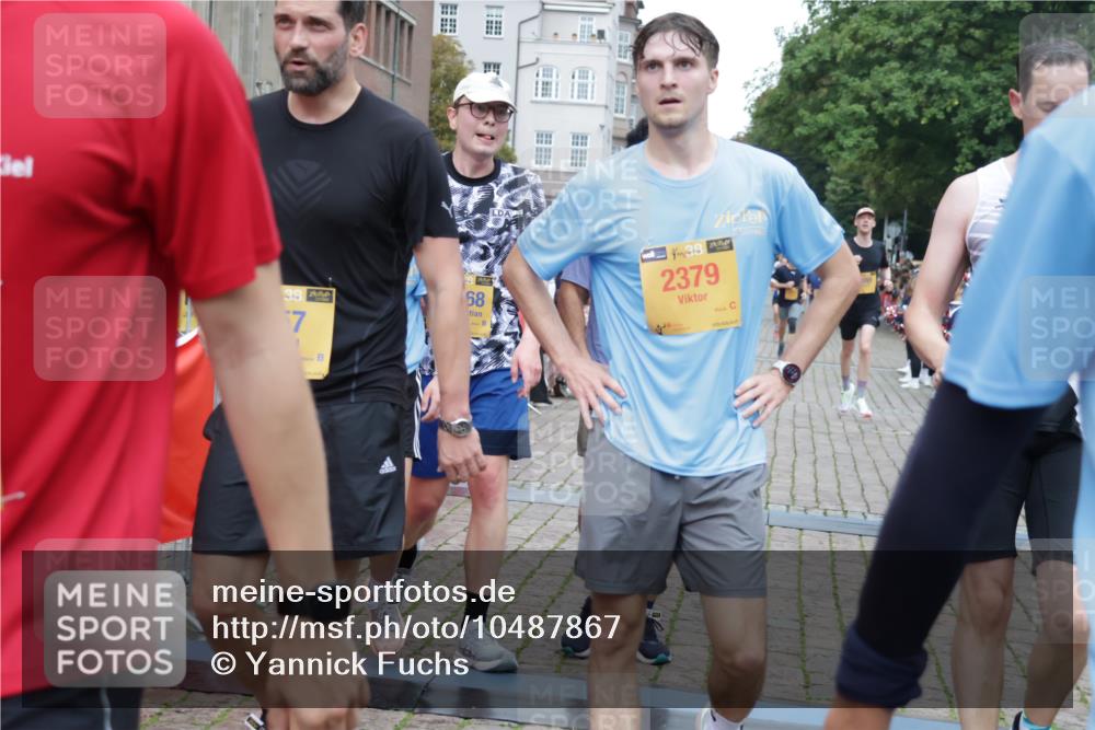 13.09.2026 - Kiel Lauf Yannick Fuchs http://msf.ph/oto/10487867 13.09.2026 10:31:13 Ziel 227, 1834, 2256, 4771, 5035, 5251, 5612, 7024, 7330, 10780, 419, 967, 1187, 1574, 1726, 3298, 4933, 5268, 6291, 6450, 8862, 9866, 9868, 9919, 10543, 11040, 11669, 12566, 866, 1196, 1300, 3231, 3727, 4446, 5813, 5991, 7335, 7402, 7834, 7863, 8496, 8645, 8761, 10489, 11329, 314, 457, 2149, 2379, 2441, 2756, 4287, 5592, 5745, 6291, 7703, 8862, 9060, 10368, 11237 meine-sportfotos.de