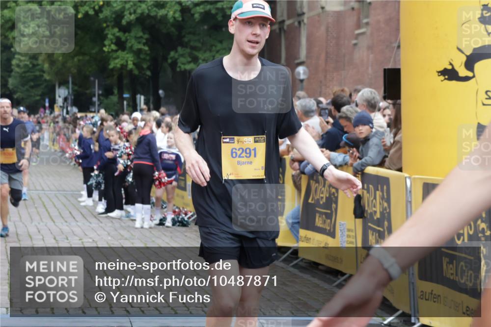 13.09.2026 - Kiel Lauf Yannick Fuchs http://msf.ph/oto/10487871 13.09.2026 10:31:17 Ziel 227, 1834, 2256, 4446, 4771, 5035, 5251, 5612, 7024, 7330, 7402, 7834, 7863, 8496, 10780, 11329, 419, 967, 1187, 1574, 1726, 3298, 4933, 5268, 5612, 6450, 9866, 9868, 9919, 10543, 11040, 11669, 12566, 866, 1196, 1300, 3231, 3727, 4234, 5813, 5991, 7335, 7749, 8645, 8761, 9225, 10489, 12361, 457, 4287, 5268, 5592, 5745, 6291, 8862, 10368, 11237 meine-sportfotos.de