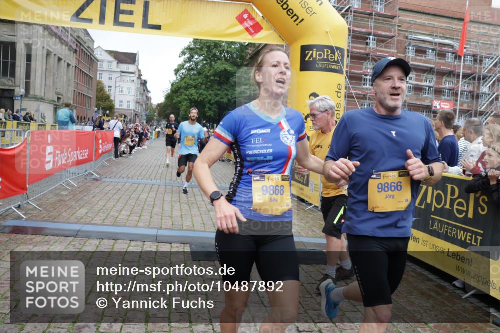 13.09.2026 - Kiel Lauf Yannick Fuchs http://msf.ph/oto/10487892 13.09.2026 10:31:23 Ziel 227, 1834, 3231, 3727, 4446, 5035, 5251, 5813, 7335, 7402, 7834, 7863, 8496, 10780, 11329, 419, 967, 1187, 1574, 1726, 1834, 2256, 3298, 4771, 4933, 5612, 6450, 7024, 7330, 9919, 10543, 11040, 11669, 12566, 866, 900, 1076, 1196, 1300, 1626, 4234, 4616, 5071, 5868, 5870, 5991, 6045, 6220, 7476, 7749, 8531, 8645, 8761, 9225, 10489, 12361, 1726, 5268, 6291, 8862, 9866, 9868, 12566 meine-sportfotos.de