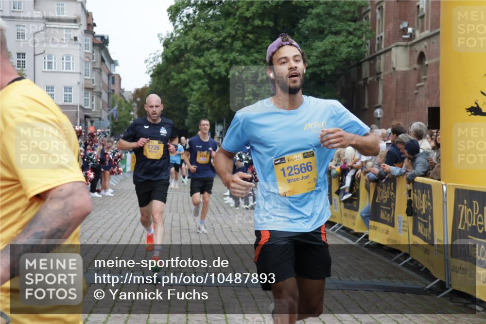 13.09.2026 - Kiel Lauf Yannick Fuchs http://msf.ph/oto/10487893 13.09.2026 10:31:24 Ziel 227, 3231, 3727, 4446, 5035, 5251, 5813, 7335, 7402, 7834, 7863, 8496, 10780, 11329, 419, 967, 1187, 1574, 1726, 1834, 2256, 3298, 4771, 4933, 5035, 5612, 6450, 7024, 7330, 9919, 10543, 11040, 11669, 12566, 866, 900, 1076, 1196, 1300, 1626, 1981, 4234, 4616, 5071, 5868, 5870, 5991, 6045, 6220, 7476, 7749, 8531, 8645, 8761, 9225, 10489, 12361, 1574, 1726, 5268, 9866, 9868, 12566 meine-sportfotos.de