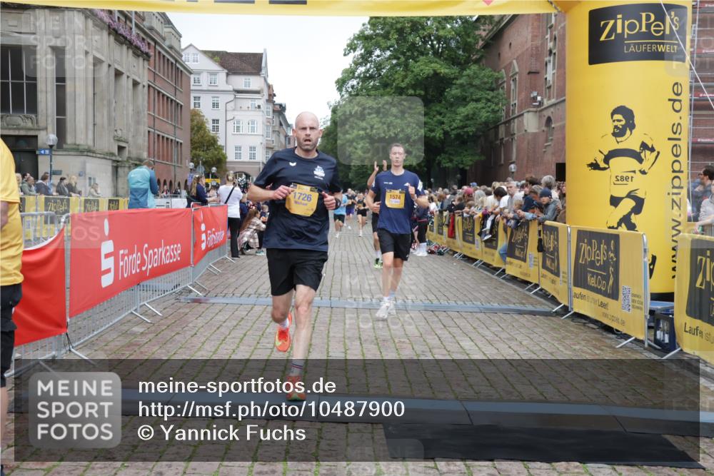 13.09.2026 - Kiel Lauf Yannick Fuchs http://msf.ph/oto/10487900 13.09.2026 10:31:26 Ziel 227, 1196, 3231, 3727, 4446, 5813, 7335, 7402, 7834, 7863, 8496, 10489, 11329, 227, 419, 967, 1187, 1574, 1834, 2256, 3298, 4771, 4933, 5035, 5251, 5612, 6450, 7024, 7330, 9919, 10543, 10780, 11040, 11669, 866, 900, 1076, 1300, 1626, 1981, 4234, 4616, 5071, 5868, 5870, 5991, 6045, 6220, 6985, 7375, 7476, 7749, 8531, 8645, 8761, 9225, 12361, 1574, 1726, 5268, 9866, 9868, 10543, 12566 meine-sportfotos.de