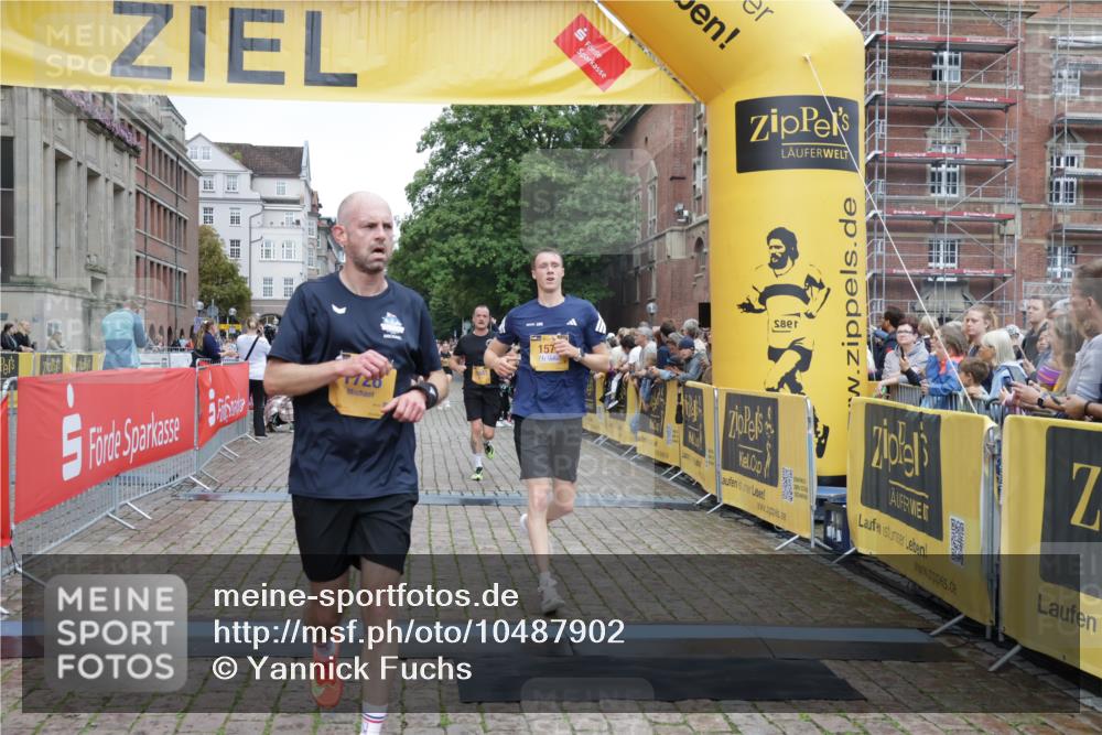 13.09.2026 - Kiel Lauf Yannick Fuchs http://msf.ph/oto/10487902 13.09.2026 10:31:27 Ziel 866, 1196, 3231, 3727, 4446, 5813, 7335, 7402, 7834, 7863, 8496, 8645, 8761, 10489, 11329, 227, 419, 967, 1187, 1574, 1834, 2256, 3298, 4771, 4933, 5035, 5251, 5612, 6450, 7024, 7330, 9919, 10543, 10780, 11040, 11669, 900, 1076, 1300, 1626, 1981, 4234, 4616, 5071, 5134, 5868, 5870, 5991, 6045, 6220, 6985, 7375, 7476, 7749, 8531, 9225, 12028, 12361, 1574, 1726, 5268, 9866, 9868, 10543, 12566 meine-sportfotos.de